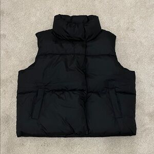 Old Navy Black Quilted Puffer Vest NWOT